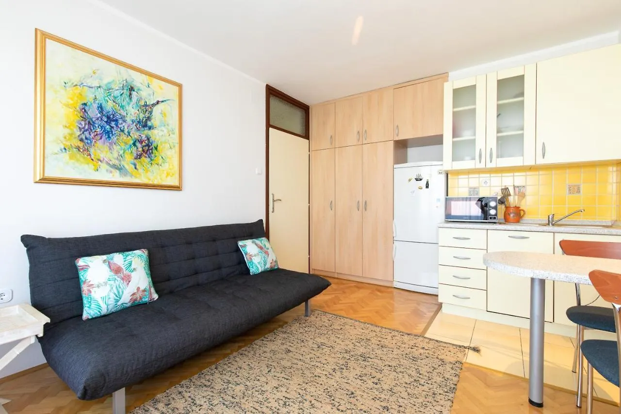 Apartment Mara Krk Town